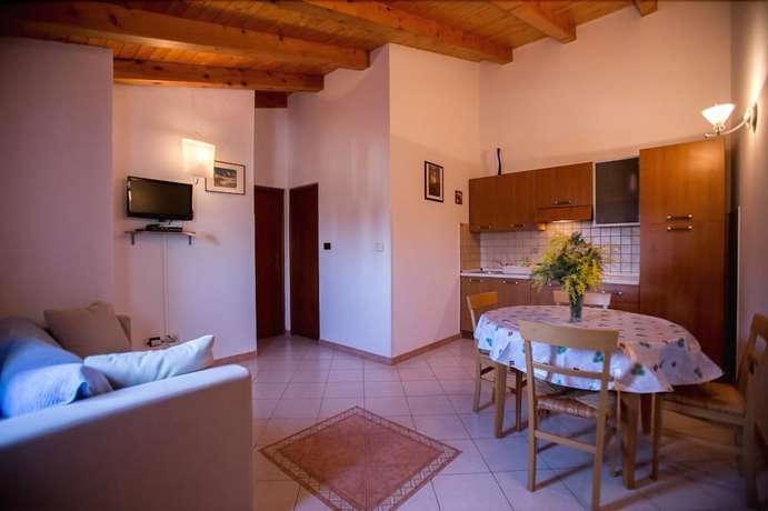 Imagen de la habitación del Hotel Villa Mara. Foto 9