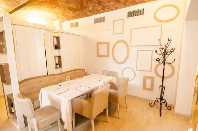 Imagen del bar/restaurante del Hotel Villa Maranello. Foto 3