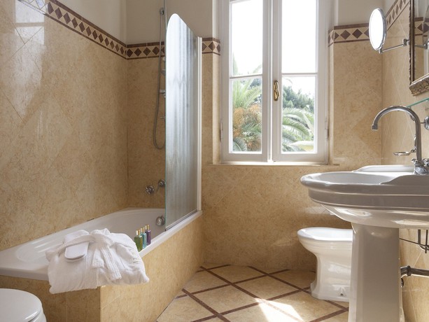 Imagen de la habitación del Hotel Villa Maremonti. Foto 4
