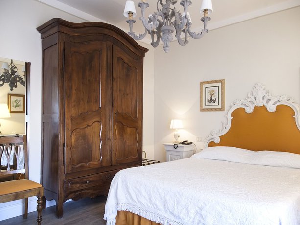 Imagen de la habitación del Hotel Villa Maremonti. Foto 7