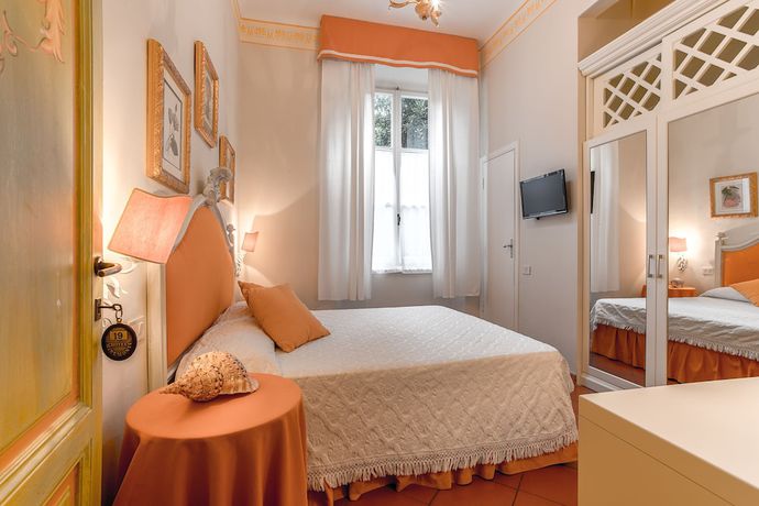 Imagen de la habitación del Hotel Villa Maremonti. Foto 17