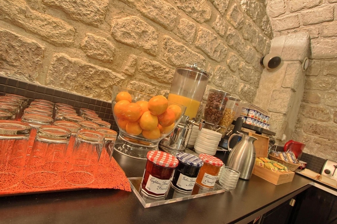 Imagen del bar/restaurante del Hotel Villa Margaux Opera Montmartre. Foto 2