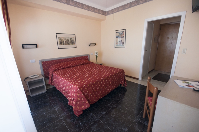 Imagen de la habitación del Hotel Villa Margherita, Ladispoli. Foto 5