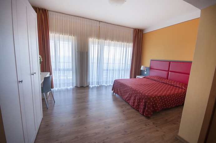 Imagen de la habitación del Hotel Villa Margherita, Ladispoli. Foto 8