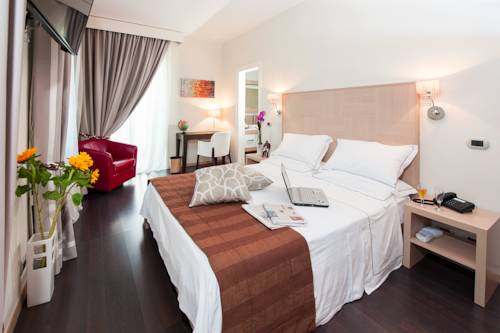 Imagen de la habitación del Hotel Villa Maria Cristina, Caserta. Foto 10