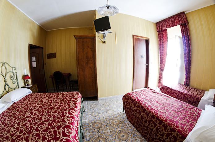 Imagen de la habitación del Hotel Villa Maria, N&aacute;poles. Foto 6