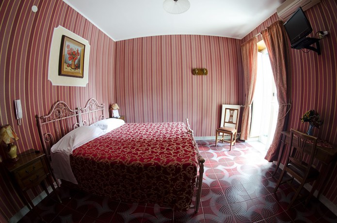 Imagen de la habitación del Hotel Villa Maria, N&aacute;poles. Foto 10