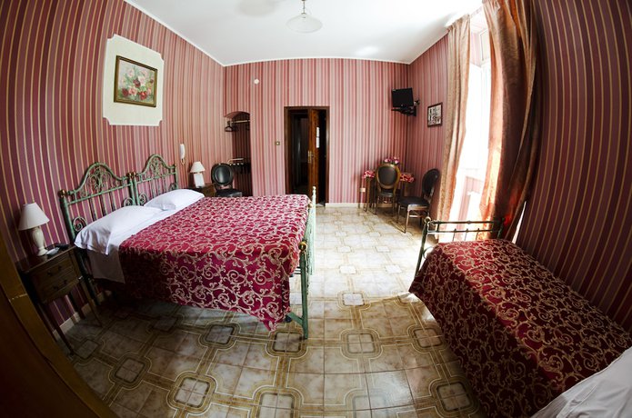 Imagen de la habitación del Hotel Villa Maria, N&aacute;poles. Foto 11