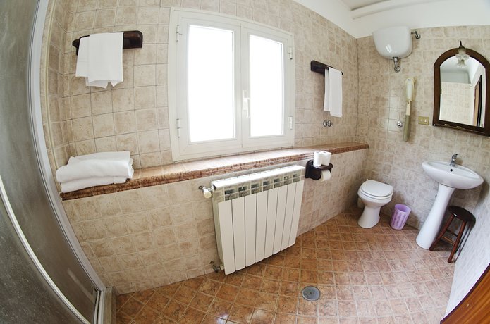Imagen de la habitación del Hotel Villa Maria, N&aacute;poles. Foto 12