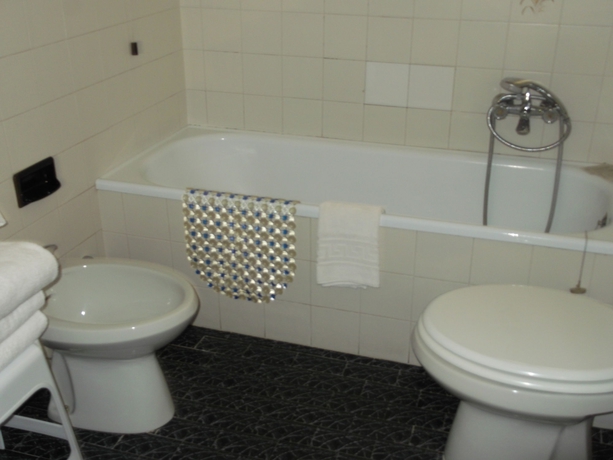 Imagen de la habitación del Hotel Villa Maria, San Remo. Foto 7