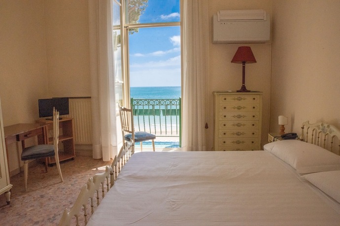 Imagen general del Hotel Villa Maria Teresa. Foto 8