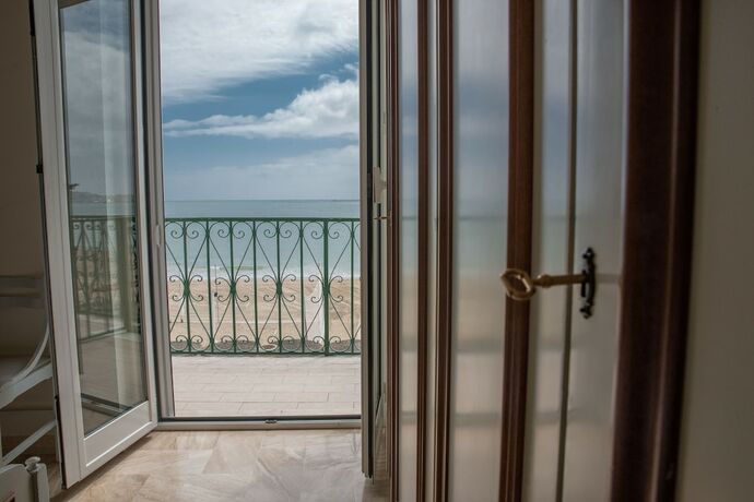 Imagen de la habitación del Hotel Villa Maria Teresa. Foto 17