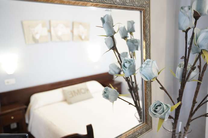 Imagen de la habitación del Hotel Villa Mar&iacute;a, La Rinconada. Foto 16