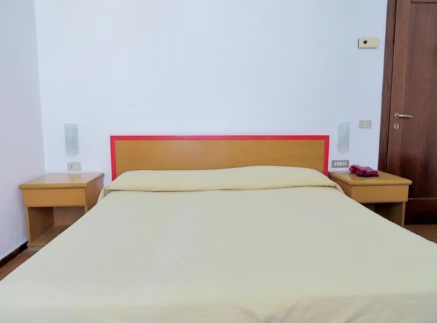 Imagen de la habitación del Hotel Villa Marina, La Maddalena. Foto 12