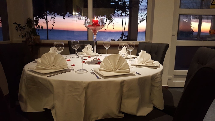 Imagen del bar/restaurante del Hotel Villa Mario. Foto 2