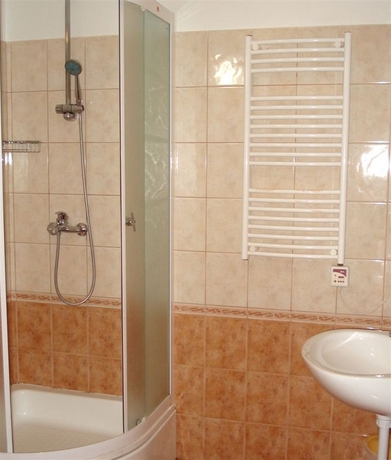 Imagen de la habitación del Hotel Villa Marjela. Foto 8