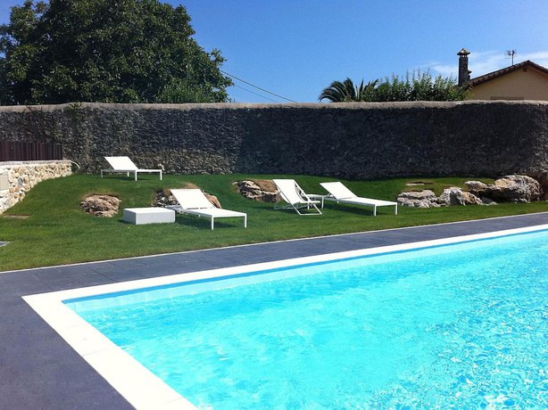 Imagen de la piscina del Hotel Villa Marrón. Foto 16