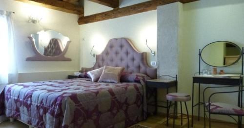 Imagen de la habitación del Hotel Villa Martin. Foto 19