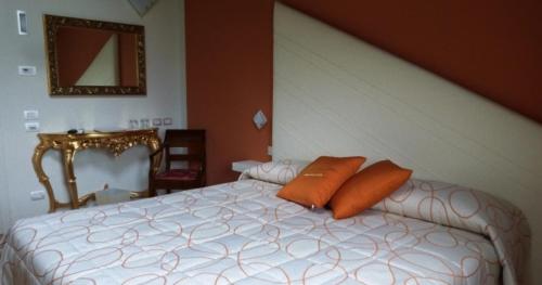Imagen de la habitación del Hotel Villa Martin. Foto 20