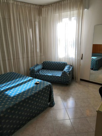 Imagen de la habitación del Hotel Villa Mary, Loano. Foto 8