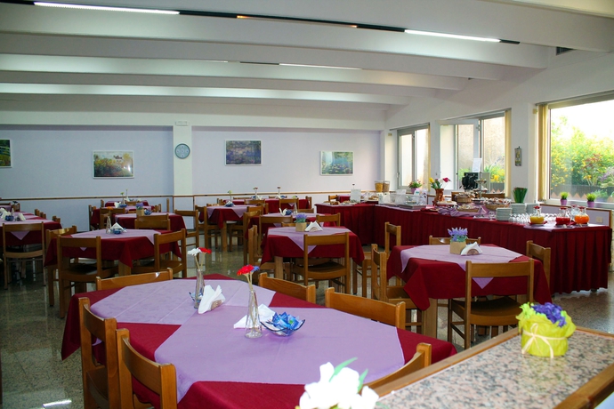 Imagen del bar/restaurante del Hotel Villa Mater. Foto 2