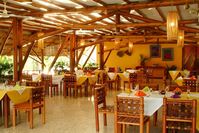 Imagen del bar/restaurante del Hotel Villa Maya, Flores. Foto 1