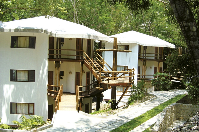 Imagen de los exteriores del Hotel Villa Maya, Flores. Foto 5