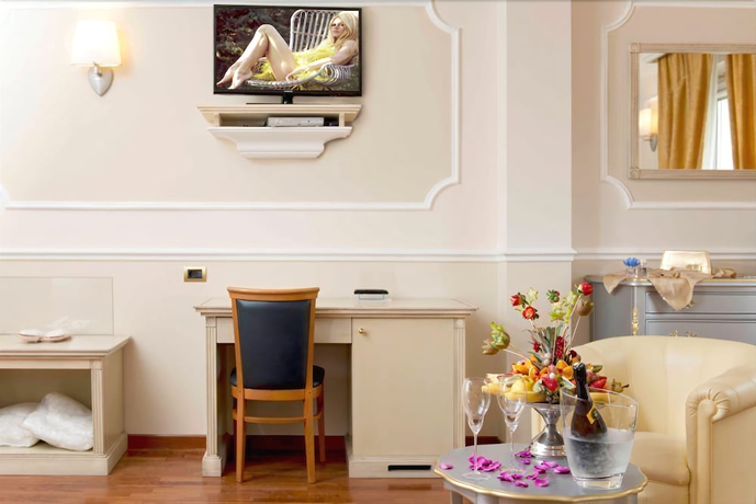 Imagen de la habitación del Hotel Villa Medici. Foto 4