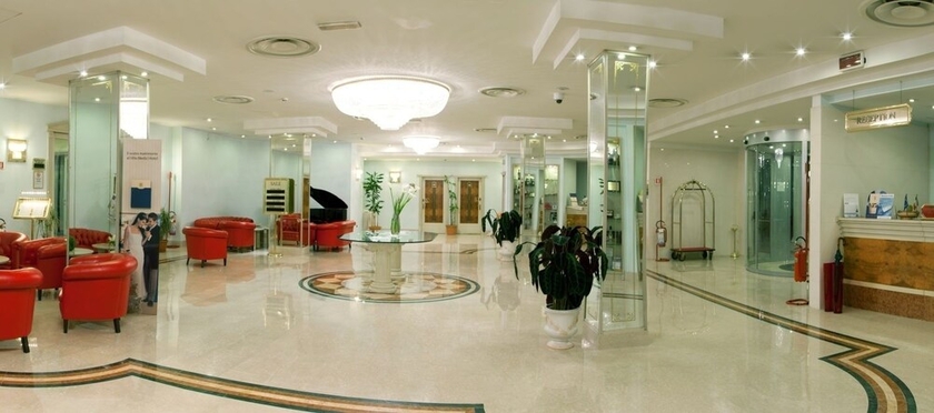 Imagen de los interiores del Hotel Villa Medici. Foto 12