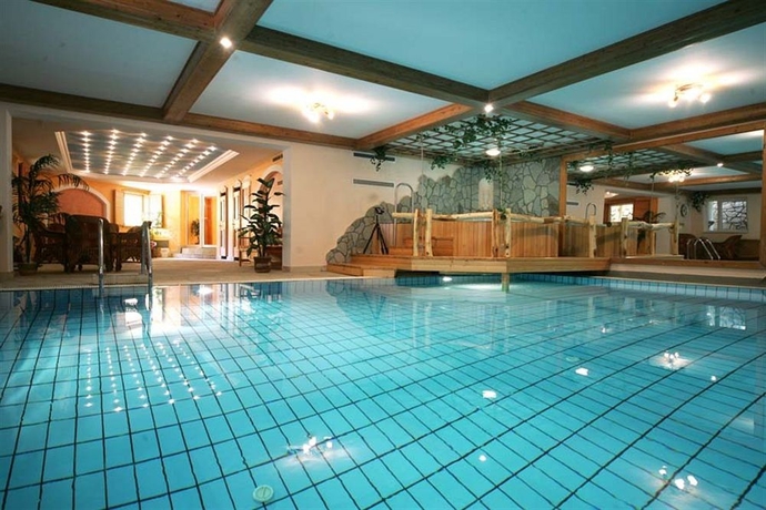 Imagen de la piscina del Hotel Villa Medici Restaurant. Foto 10