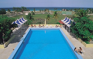 Imagen de la piscina del Hotel Villa Megano. Foto 4