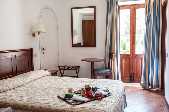 Imagen de la habitación del Hotel Villa Meligunis. Foto 2