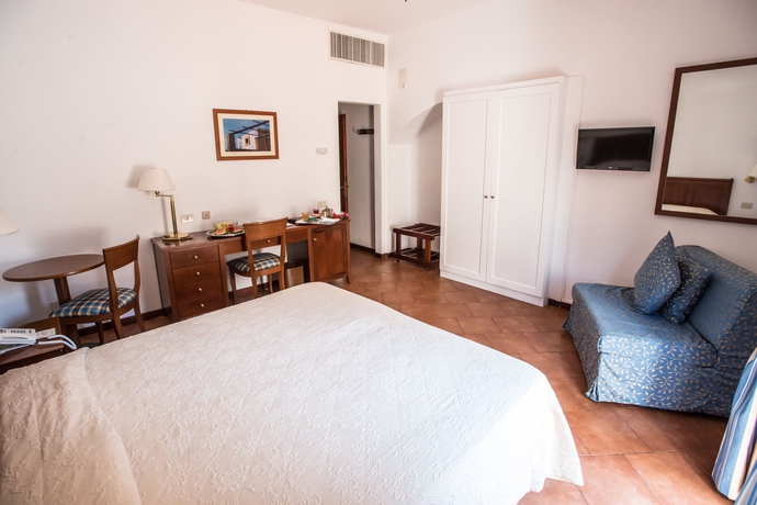 Imagen de la habitación del Hotel Villa Meligunis. Foto 6