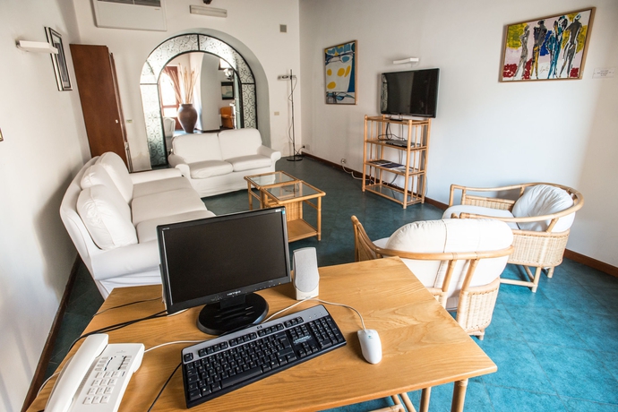 Imagen de los interiores del Hotel Villa Meligunis. Foto 15