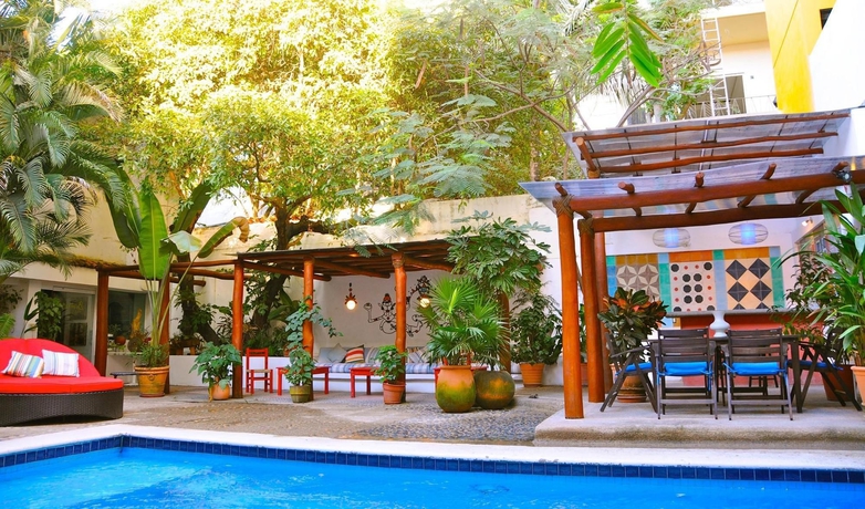 Imagen de la piscina del Hotel Villa Mercedes Petit. Foto 11