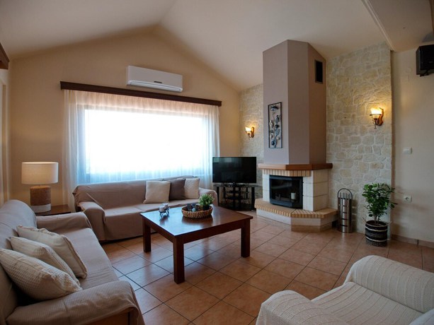 Imagen de la habitación del Hotel Villa Metapothia in Gavalohori. Foto 11