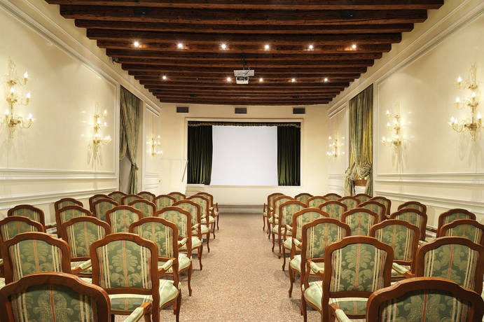 Imagen de los interiores del Hotel Villa Michelangelo Vicenza – Starhotels Collezione. Foto 12