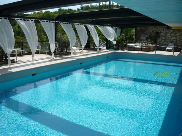 Imagen de la piscina del Hotel Villa Michelangelo Vicenza – Starhotels Collezione. Foto 16