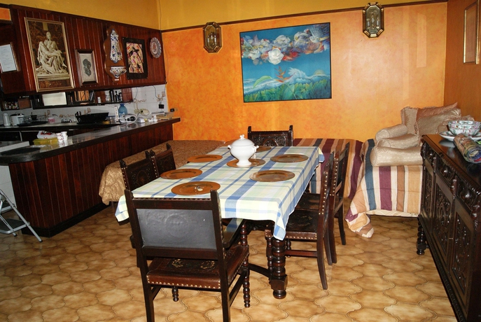 Imagen de los interiores del Hotel Villa Michelle. Foto 2