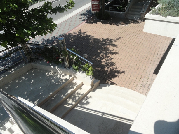 Imagen general del Hotel Villa Mila. Foto 3
