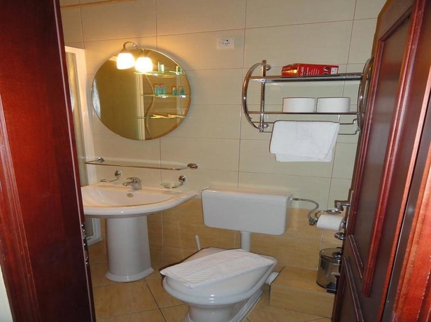 Imagen de la habitación del Hotel Villa Mila. Foto 12
