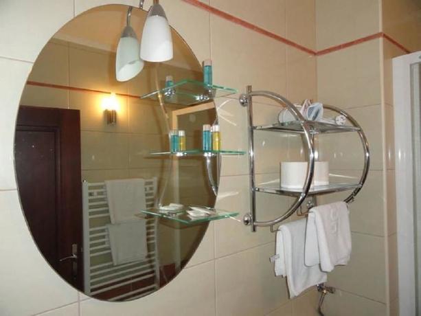 Imagen de la habitación del Hotel Villa Mila. Foto 14