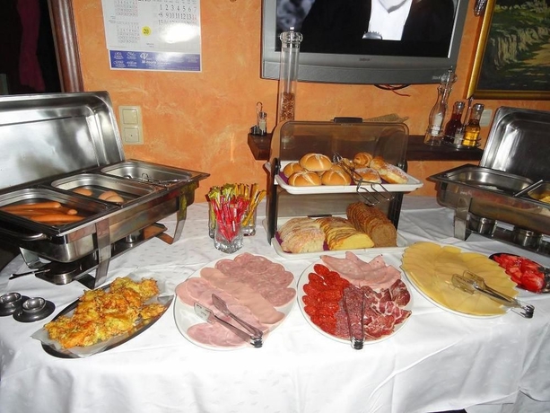 Imagen del bar/restaurante del Hotel Villa Mila. Foto 6