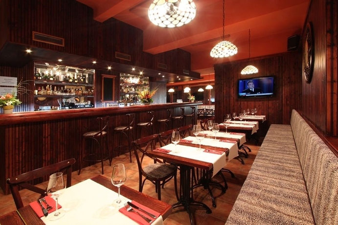 Imagen del bar/restaurante del Hotel Villa Milada. Foto 4