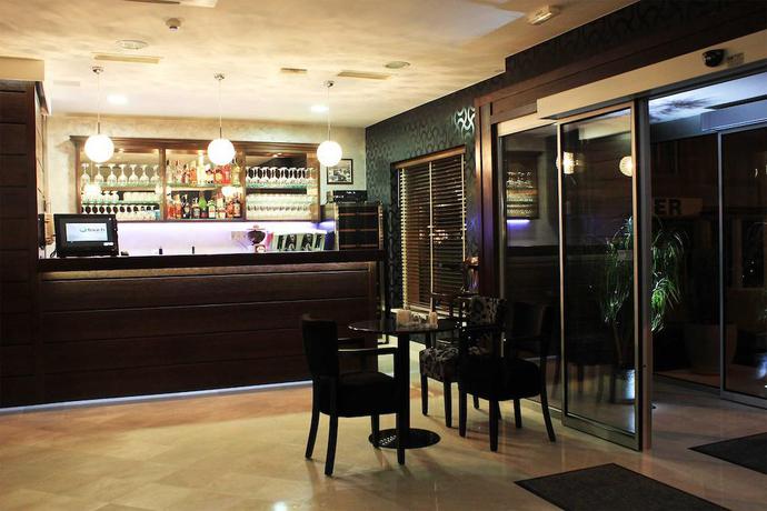 Imagen de los interiores del Hotel Villa Milas. Foto 10