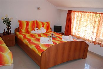 Imagen de la habitación del Hotel Villa Milka. Foto 15