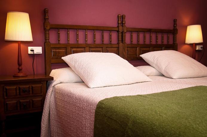 Imagen de la habitación del Hotel Villa Miramar, Poo de Llanes. Foto 4