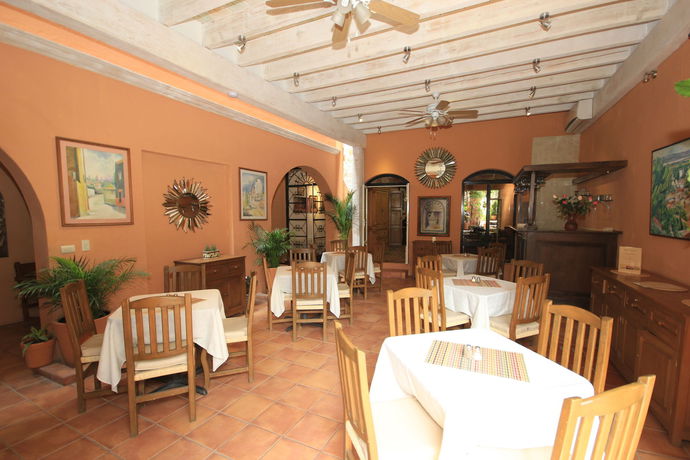 Imagen del bar/restaurante del Hotel Villa Mirasol. Foto 4