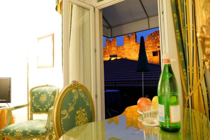 Imagen del bar/restaurante del Hotel Villa Miravalle. Foto 5