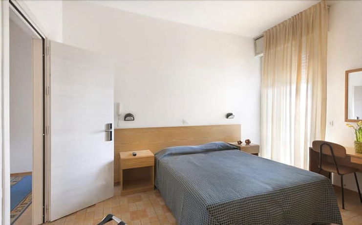 Imagen de la habitación del Hotel Villa Mirella. Foto 14